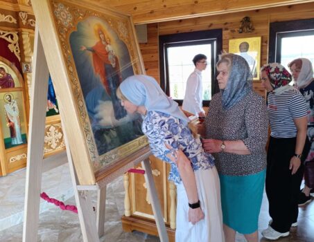 Торжественная встреча образа Божией Матери «Августовская»